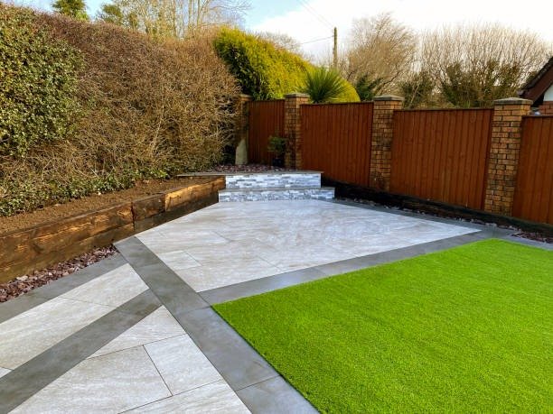 imgi_5_landscaped-garden-with-artificial-lawn